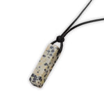 Pendentif "Rectangle" Jaspe Dalmatien - Vignette | Lithothérapie Naturelle