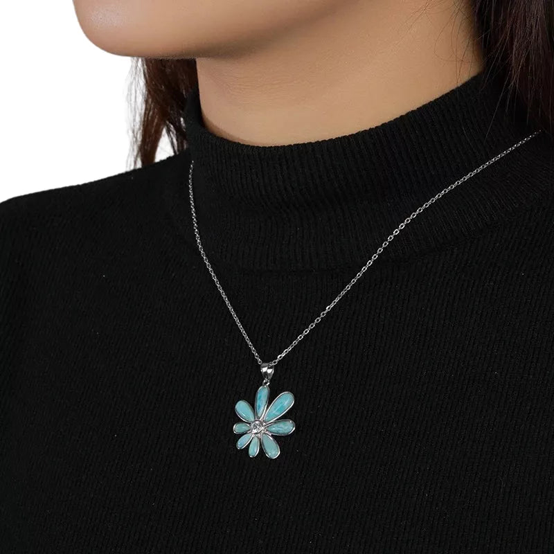 Pendentif Larimar "Fleur d’Onde" en argent, cadeau femme lithothérapie